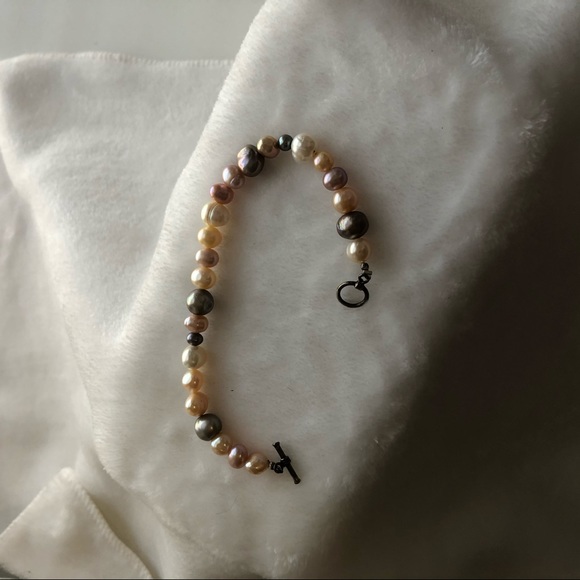 Freshwater and potato multicolored pearl beaded bracelet handmade - Picture 2 of 8
